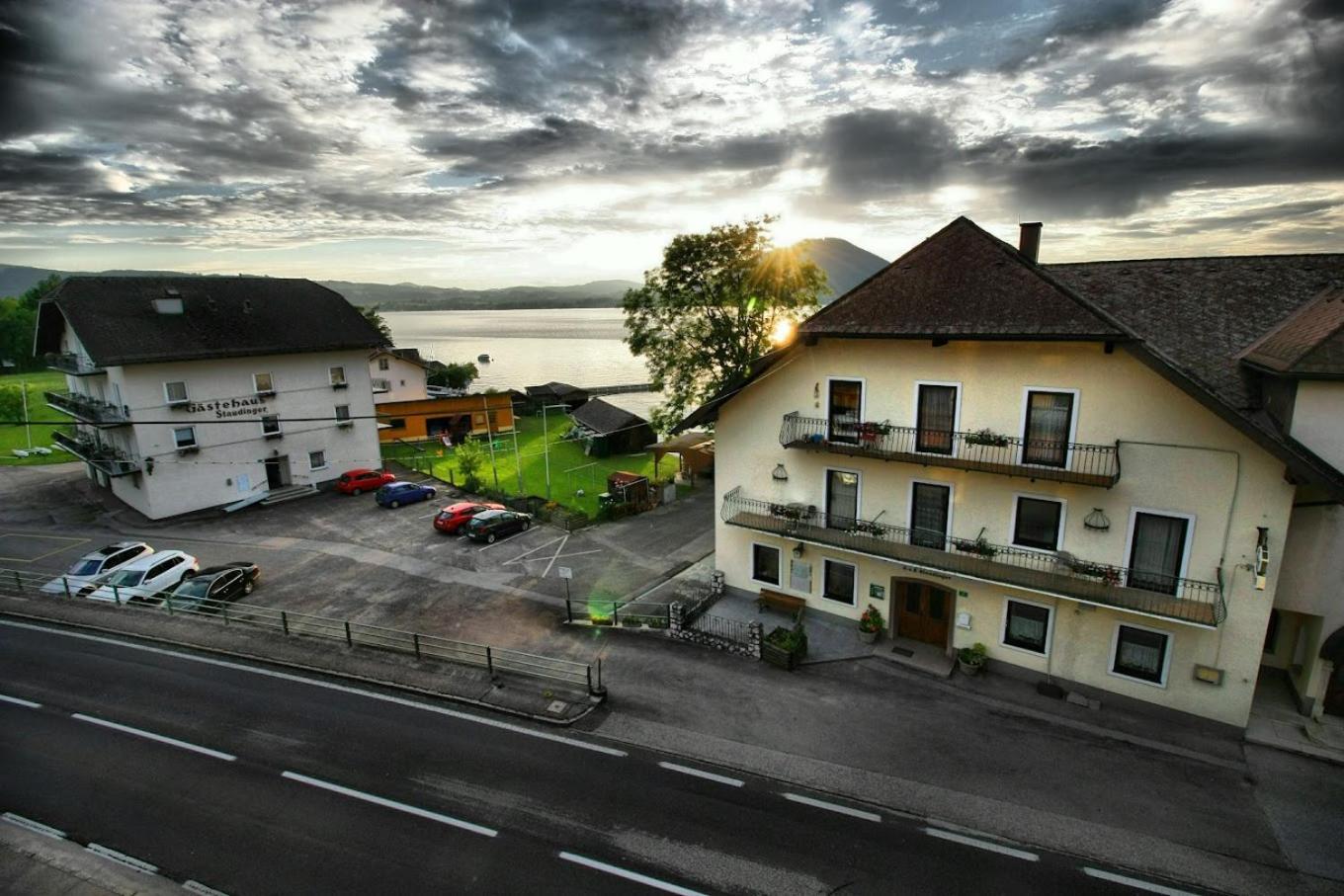 Gasthof Mit Seeterasse & Appartements Zur Landeroith Weyregg Buitenkant foto